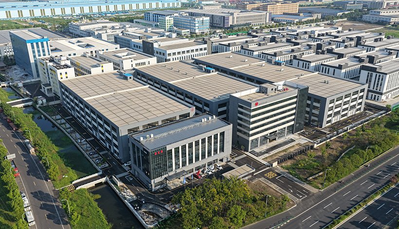 The Development And The Actuality of RED LEAF